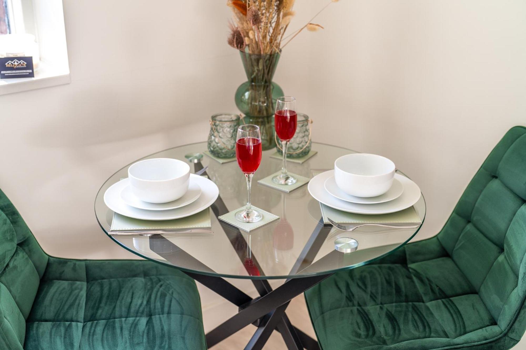 Luxury 1 Bedroom Serviced Apartment With Roof Terrace & Gym Stevenage Eksteriør bilde