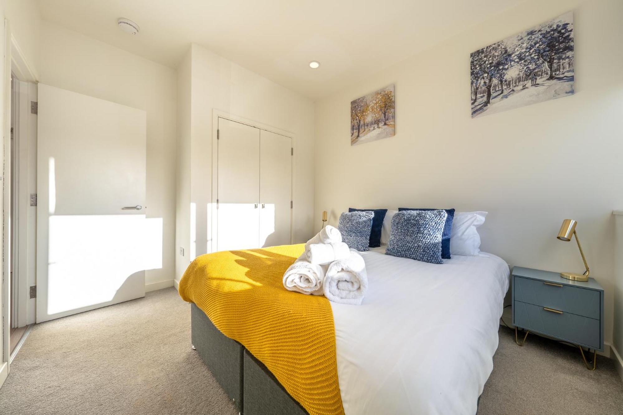 Luxury 1 Bedroom Serviced Apartment With Roof Terrace & Gym Stevenage Eksteriør bilde