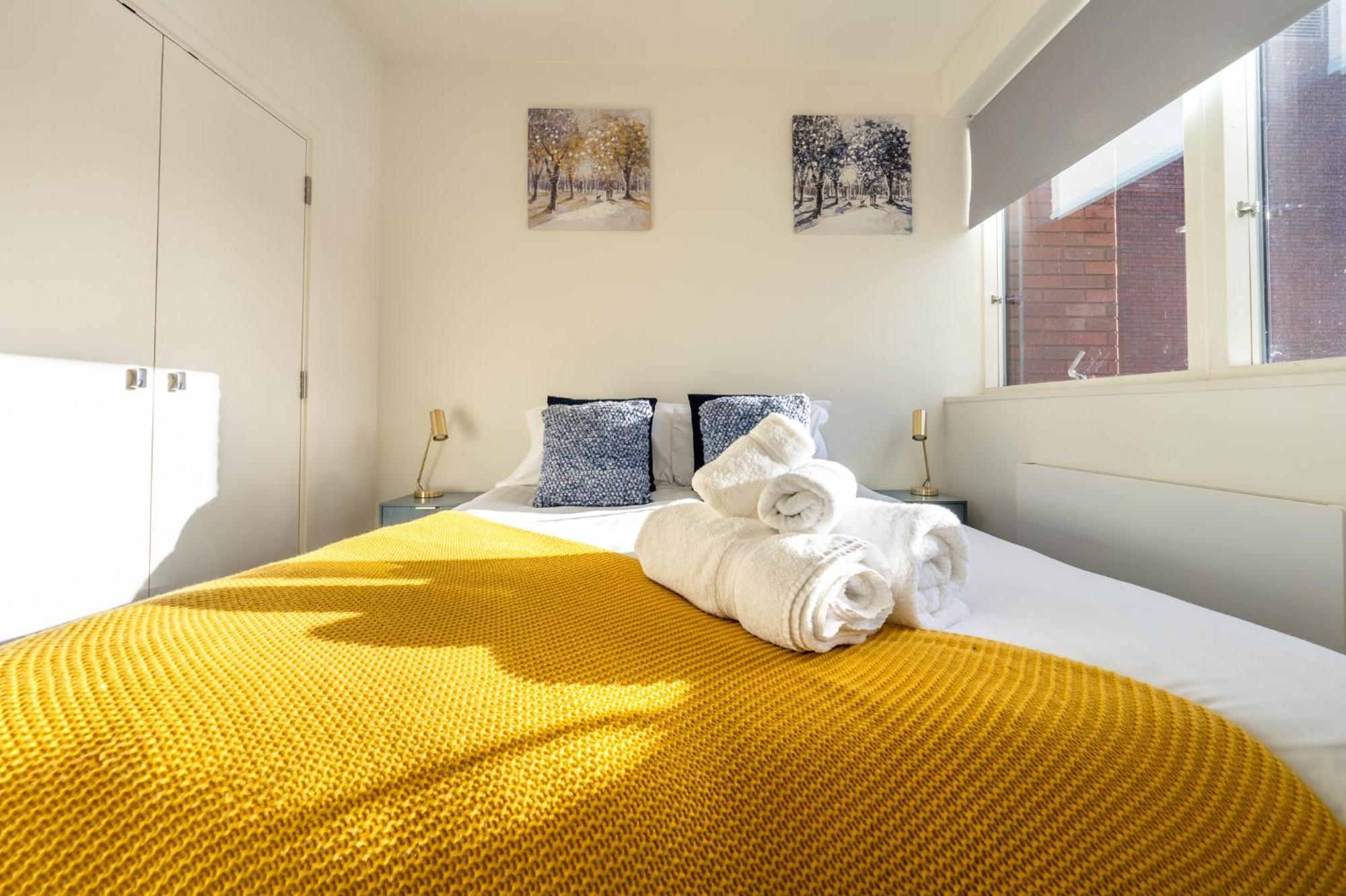 Luxury 1 Bedroom Serviced Apartment With Roof Terrace & Gym Stevenage Eksteriør bilde