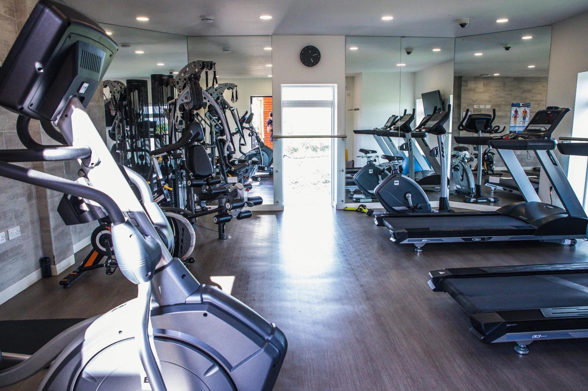 Luxury 1 Bedroom Serviced Apartment With Roof Terrace & Gym Stevenage Eksteriør bilde