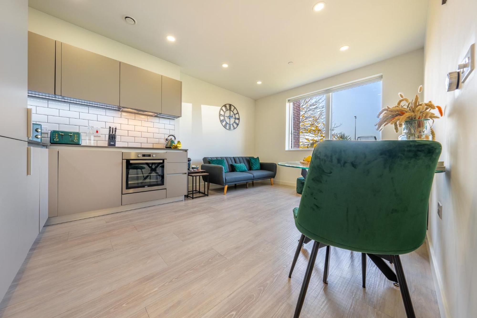 Luxury 1 Bedroom Serviced Apartment With Roof Terrace & Gym Stevenage Eksteriør bilde
