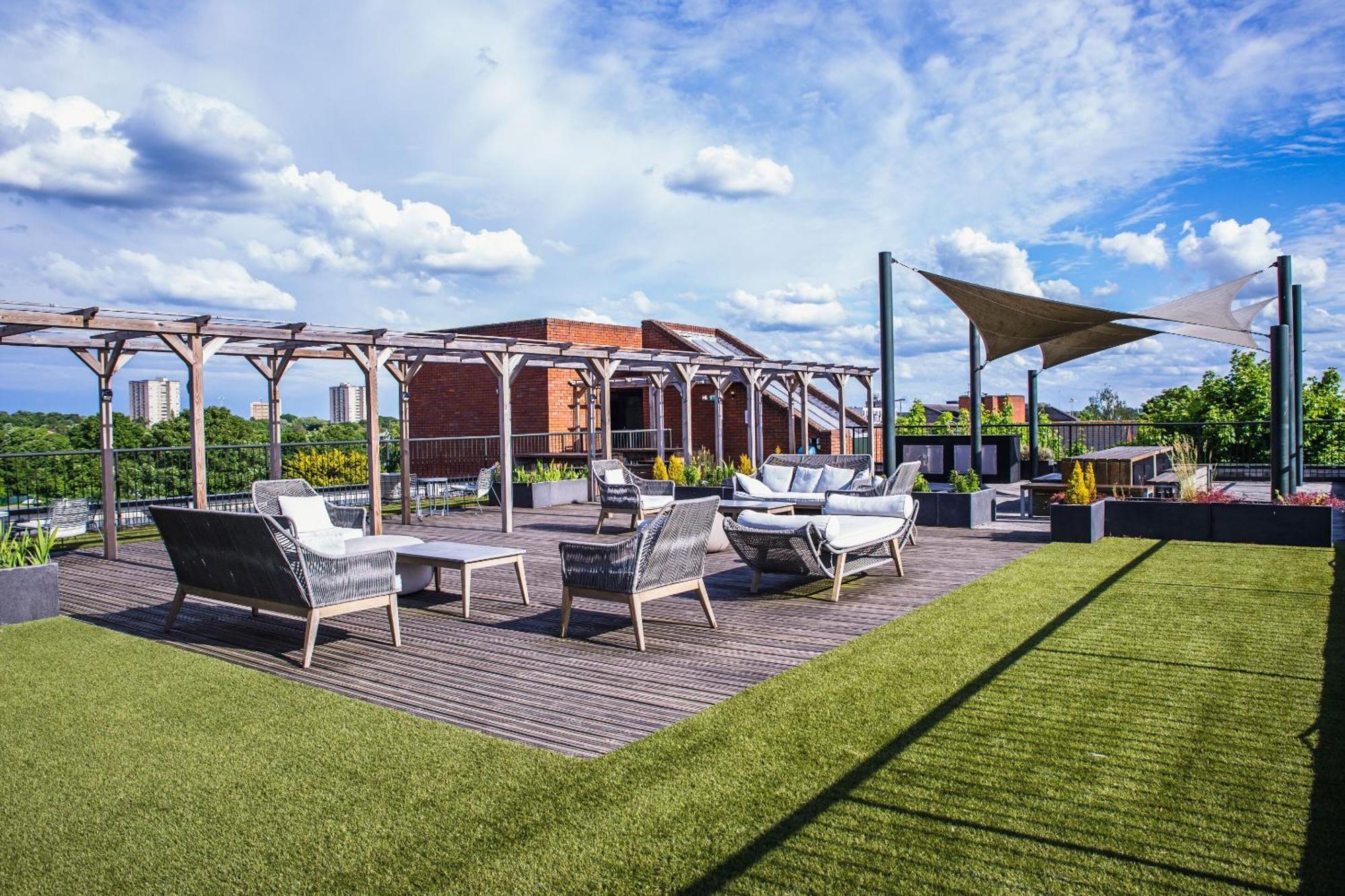 Luxury 1 Bedroom Serviced Apartment With Roof Terrace & Gym Stevenage Eksteriør bilde