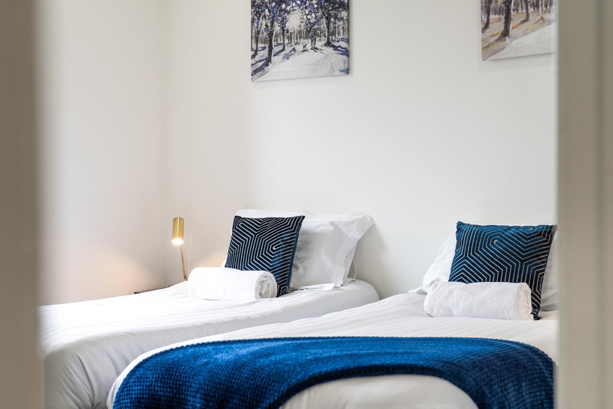 Luxury 1 Bedroom Serviced Apartment With Roof Terrace & Gym Stevenage Eksteriør bilde