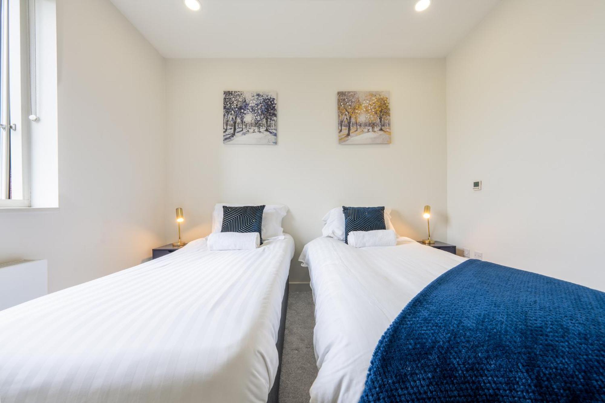 Luxury 1 Bedroom Serviced Apartment With Roof Terrace & Gym Stevenage Eksteriør bilde