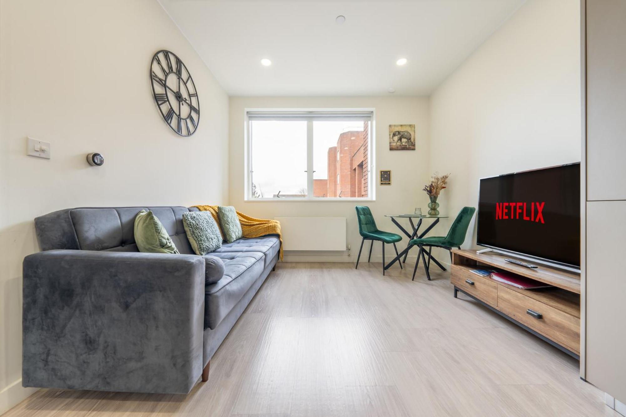 Luxury 1 Bedroom Serviced Apartment With Roof Terrace & Gym Stevenage Eksteriør bilde