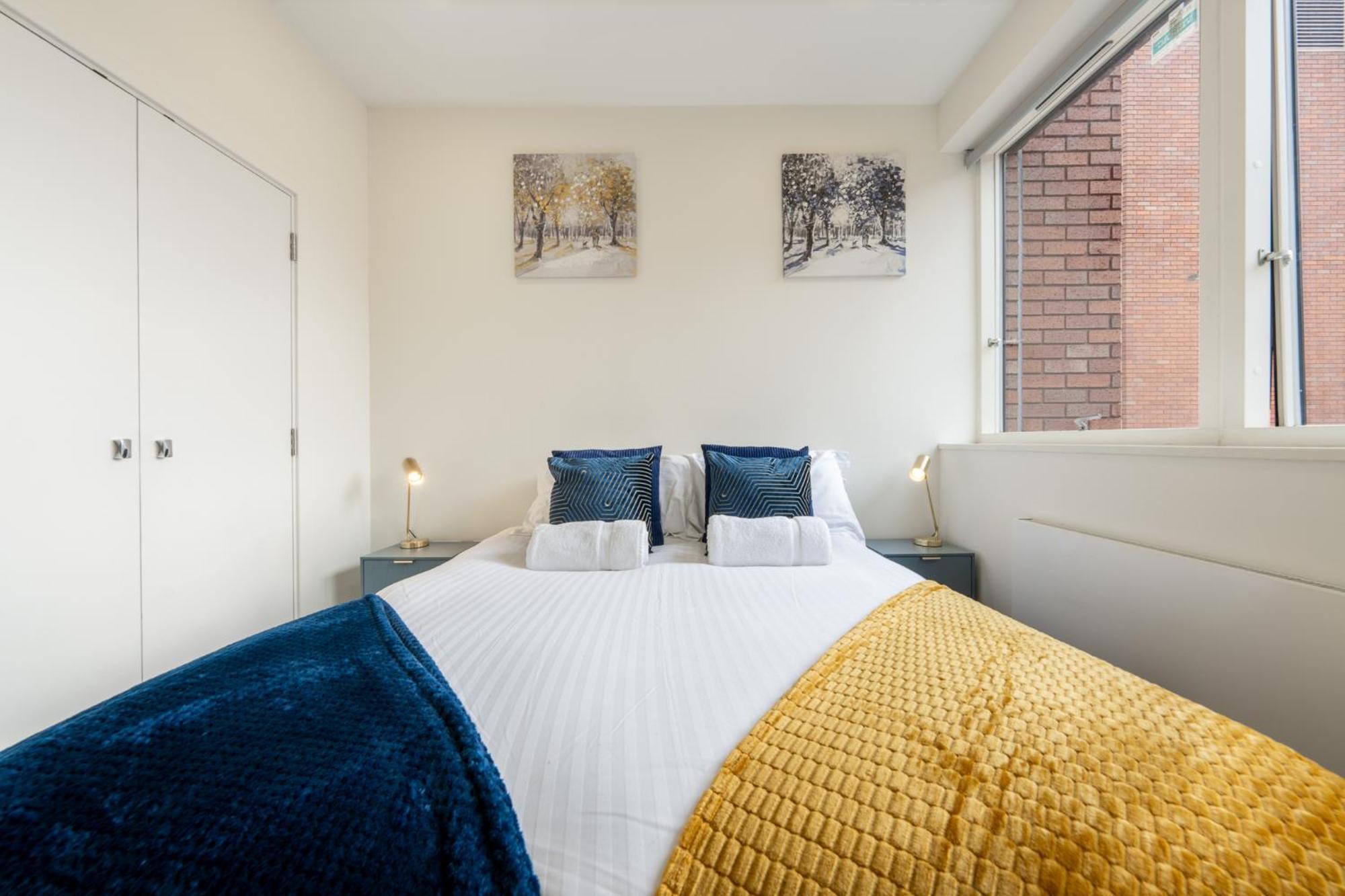 Luxury 1 Bedroom Serviced Apartment With Roof Terrace & Gym Stevenage Eksteriør bilde
