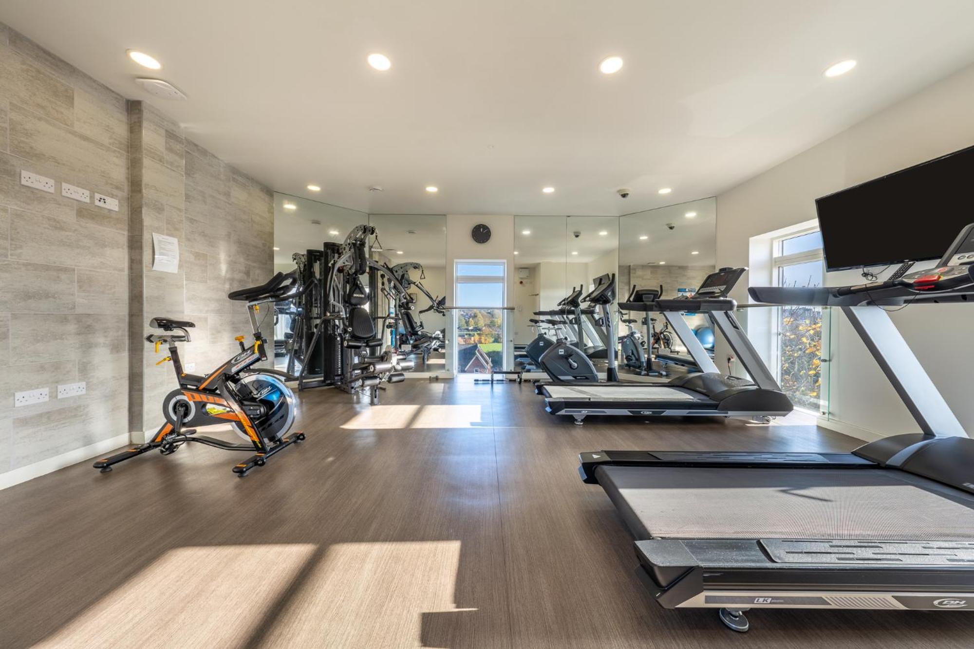 Luxury 1 Bedroom Serviced Apartment With Roof Terrace & Gym Stevenage Eksteriør bilde